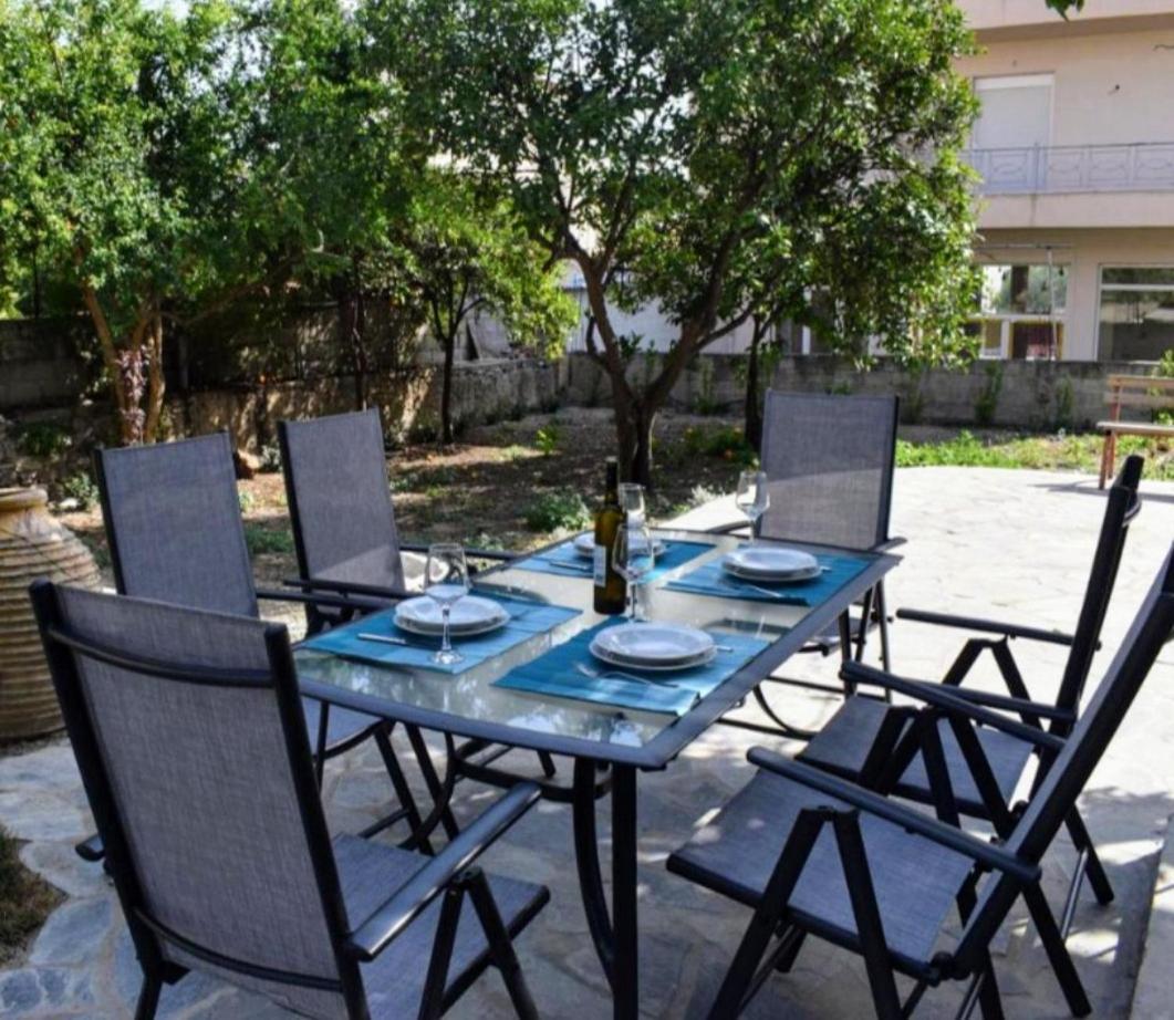 Villa Betty'S Garden House à Néa Ankhíalos Extérieur photo